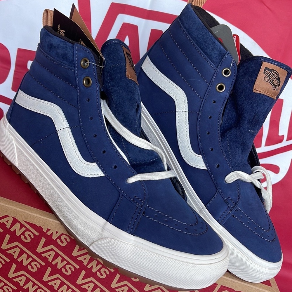 Vans Sk8-Hi Mte-1
Dress Blues/Nubuck
VNOA5HZYA07
WMNS boots - sneakers - Picture 9 of 16